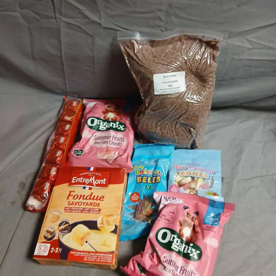 APPROXIMATELY 10 ASSORTED FOOD ITEMS TO INCLUDE - ORGANIX , SWEETS AND CHOCOLATES - COLLECTION ONLY 
