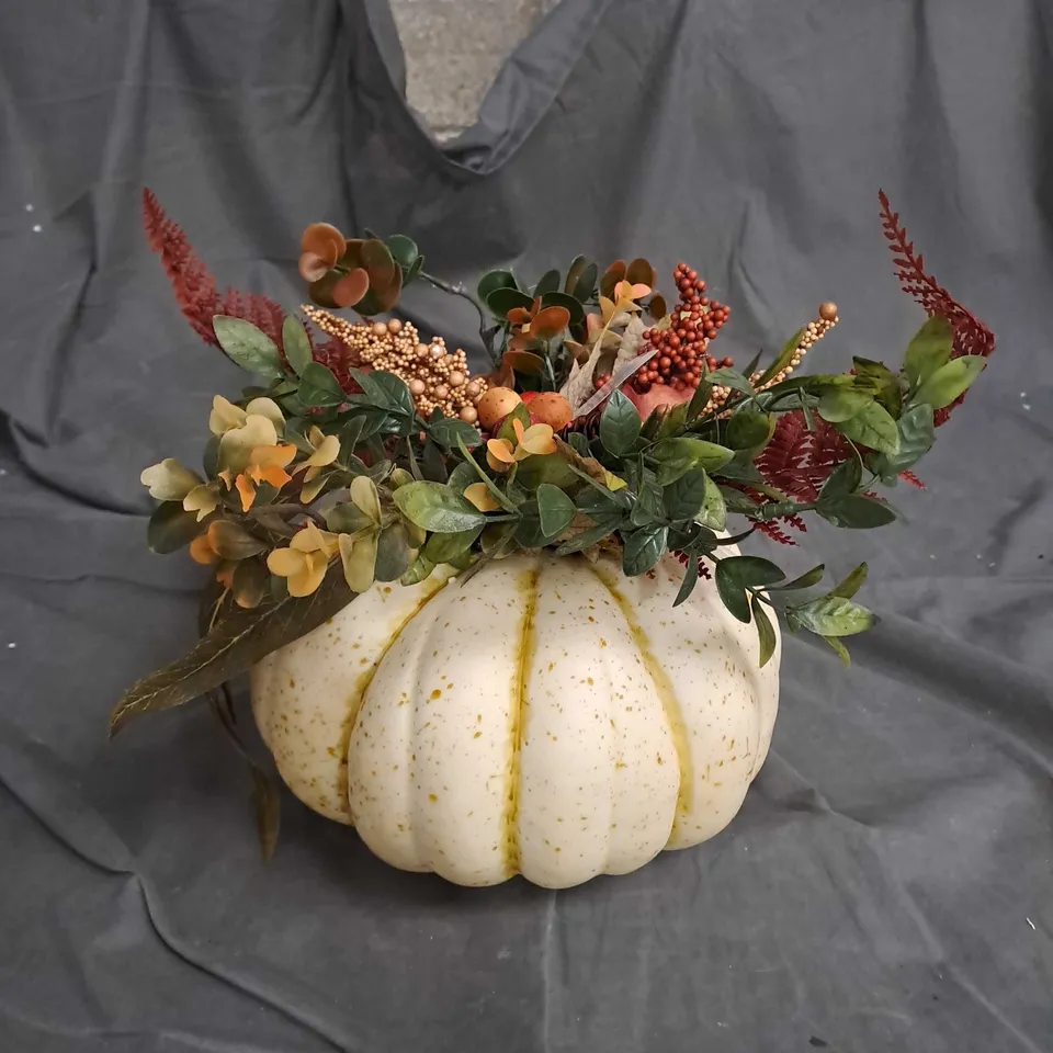 PUMPKIN FAUX FLOWER ARRANGEMENT