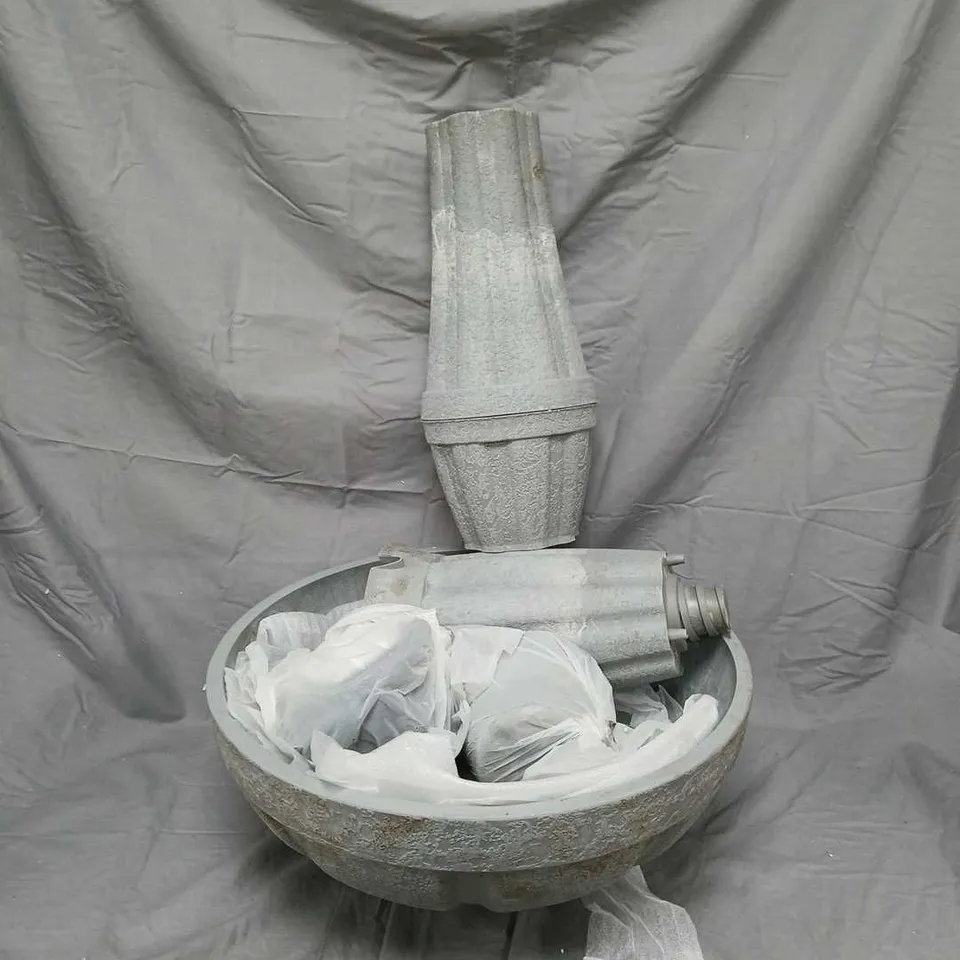 BERNINI BARI FOUNTAIN IN GREY