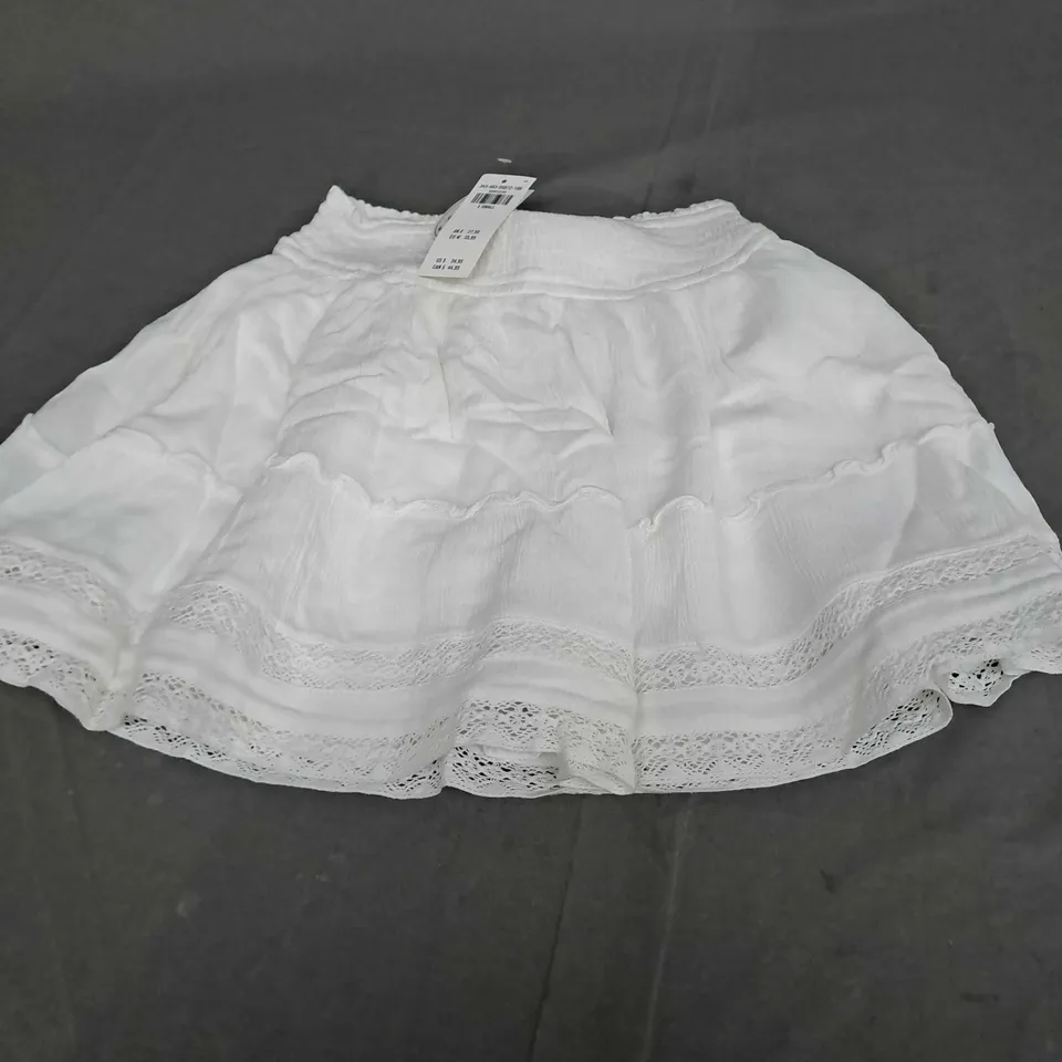 HOLLISTER WHITE SKIRT - XS