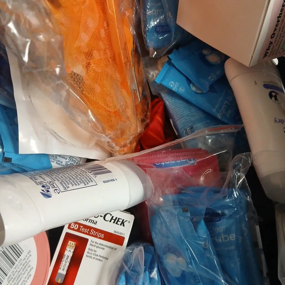 APPROX 12 ASSORTED BEAUTY PRODUCTS TO INCLUDE DOVE DEODORANT, BARE ANATOMY HAIR GROWTH SPRAY, LANBENA PORE STRIPS, ETC