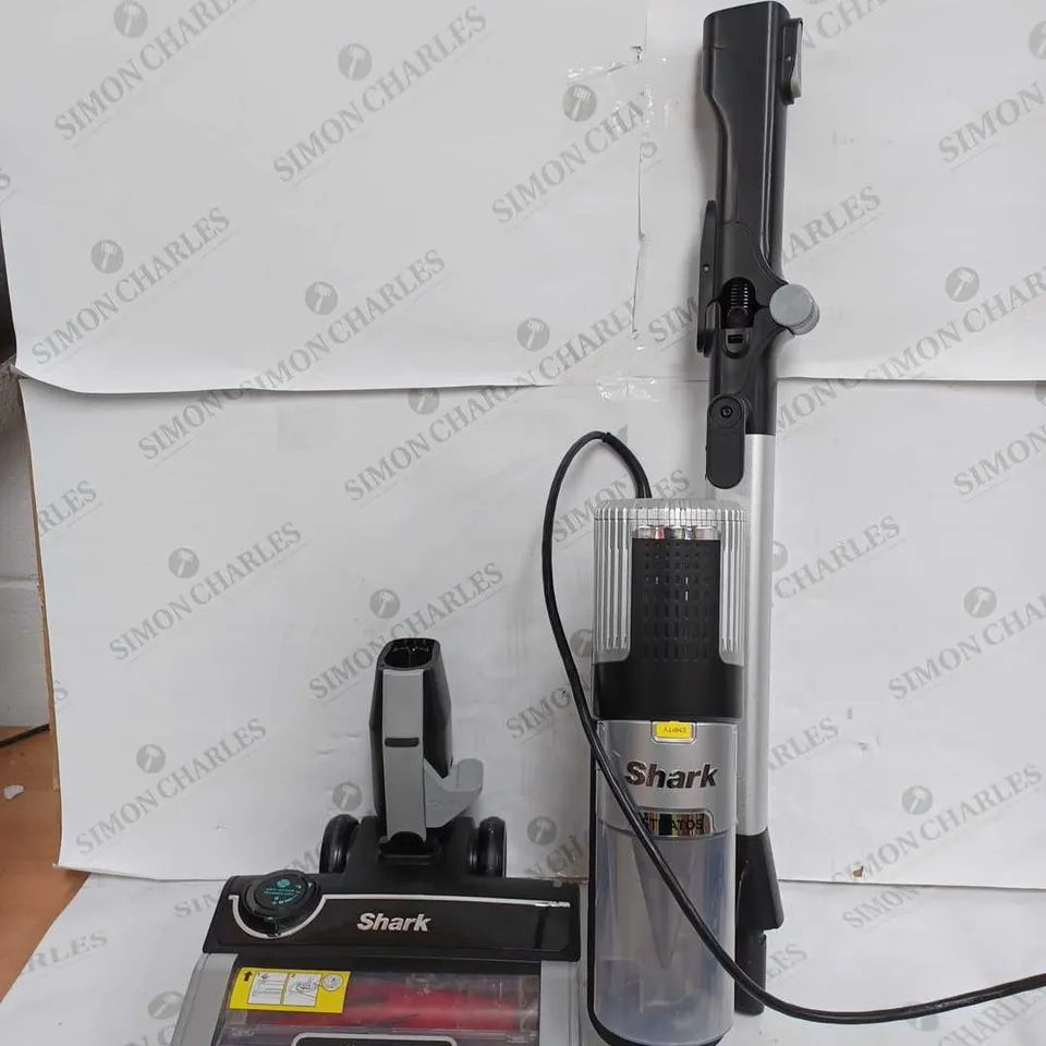 SHARK STRATOS ANTI HAIR WRAP PET PRO VACUUM CLEANER