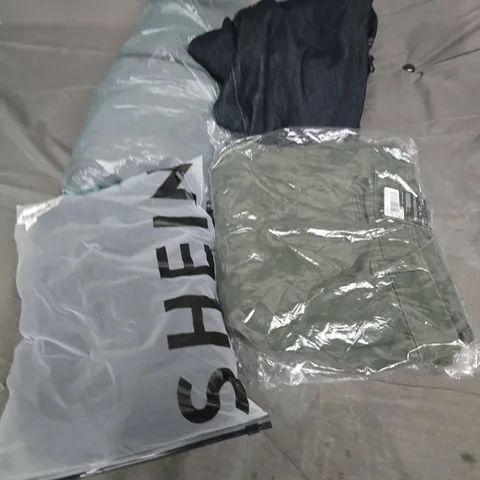 APPROXIMATELY 30 ASSORTED CLOTHING ITEMS IN VARIOUS SIZES, STYLES & COLOURS TO INCLUDE BRANDS SUCH AS F&F, SHEIN, CARPENTER, ETC - COLLECTION ONLY