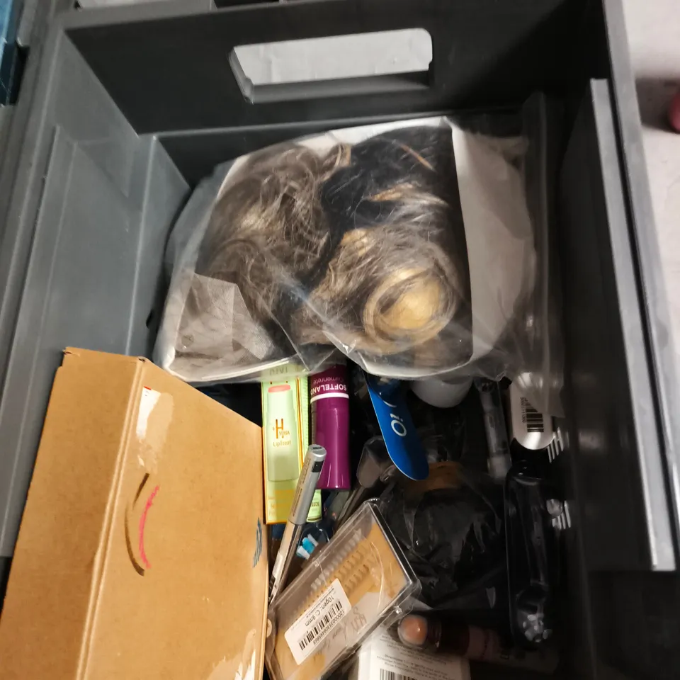 APPROXIMATELY 20 HEALTH AND BEAUTY PRODUCTS TO INCLUDE PINK SANDS HYBRID MAXIMIZER, GRUUM SHAMPOO AND RIMMEL LIP GLOSS