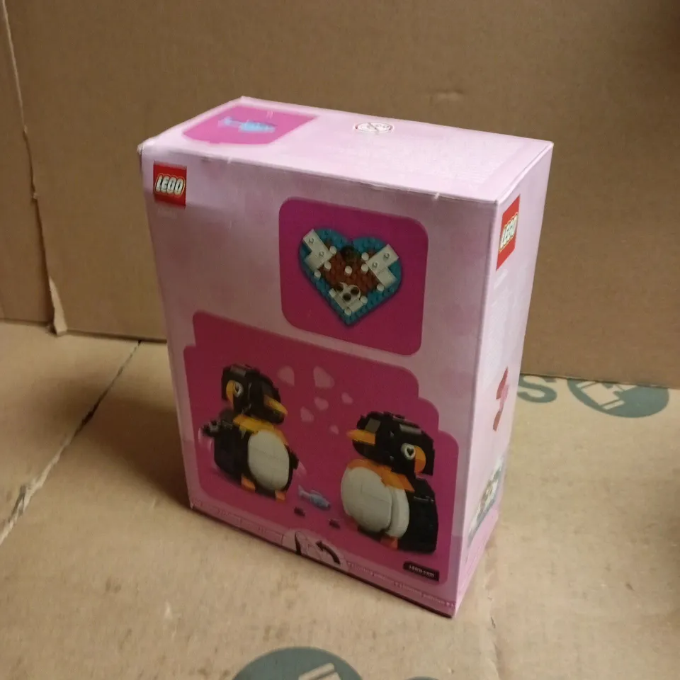 LEGO PENGUINS IN LOVE 40886 – 278 PIECES