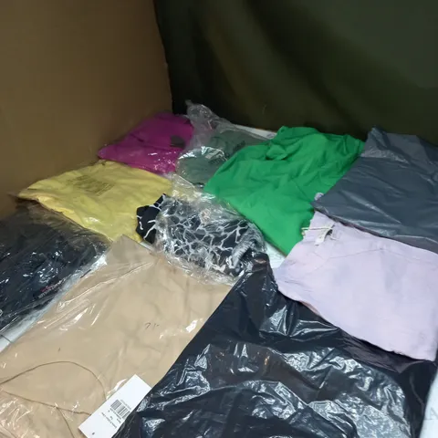 BAG OF APPROX 10 ASSORTED CLOTHING ITEMS TO INCLUDE - MAISON DE NIMES - EMELIA