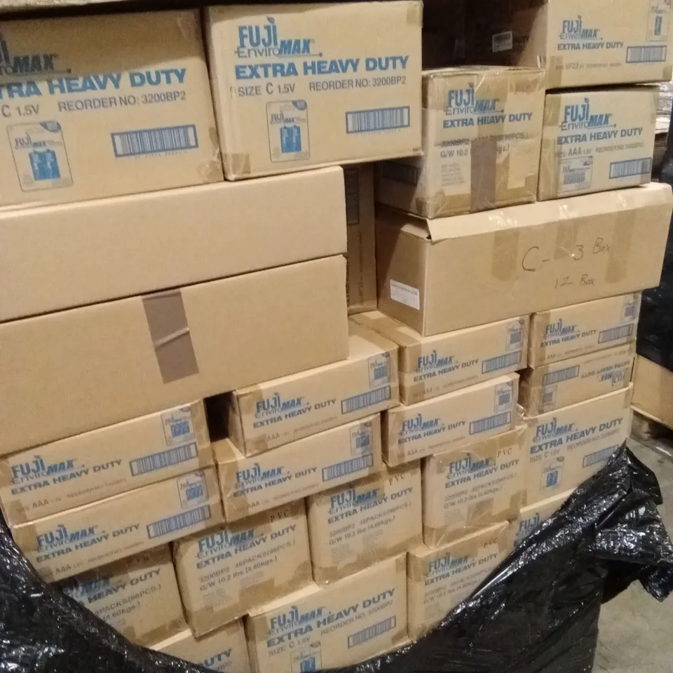 PALLET TO CONTAIN A VERY LARGE ASSORTMENT OF FUJI HEAVY DUTY BATTERIES - MODELS VARY