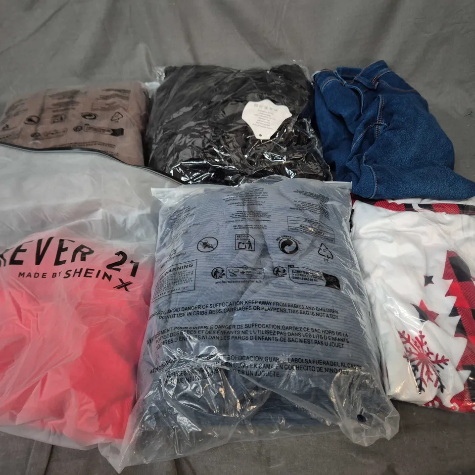 APPROXIMATELY 30 ASSORTED CLOTHING ITEMS IN VARIOUS SIZES, STYLES & COLOURS TO INCLUDE BRANDS SUCH AS SHEIN, DENIM CO, WINDFJORD, ETC - COLLECTION ONLY