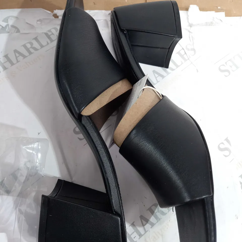 STRADIVARIUS BLOCK HEEL SHOES, BLACK - SIZE 7