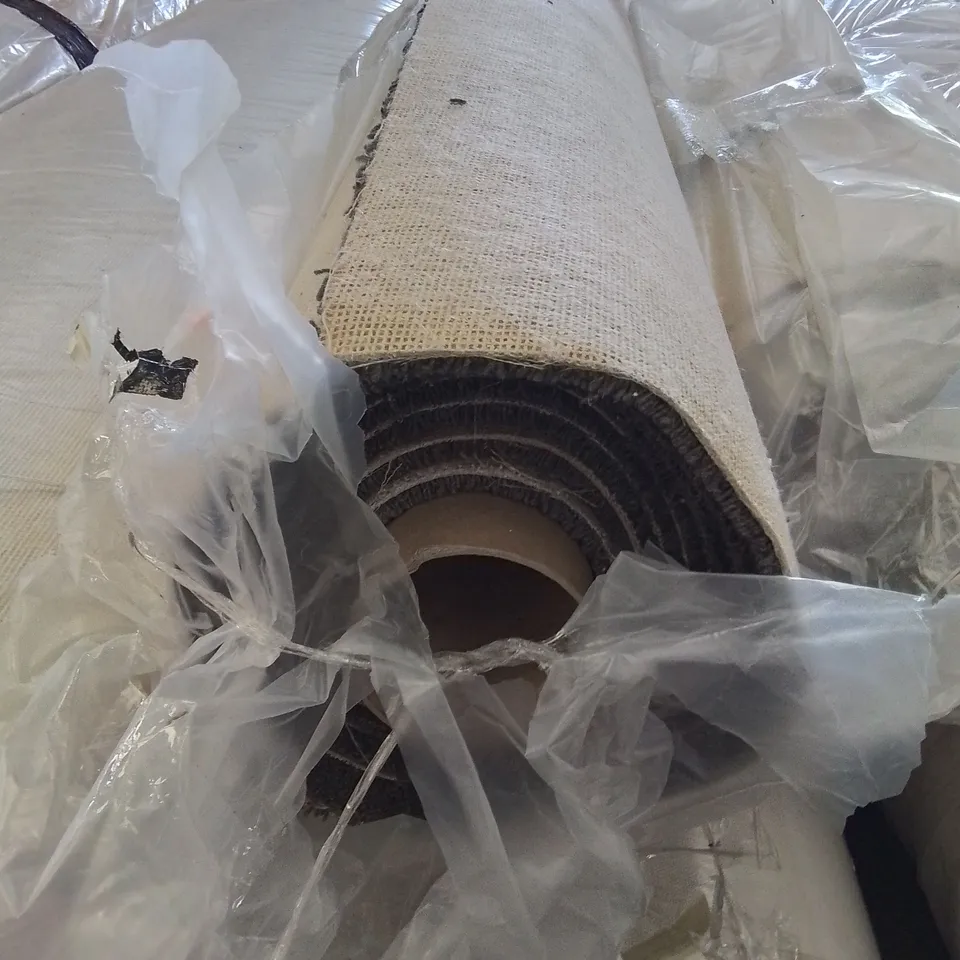 ROLL OF QUALITY TUDOR TWIST REGAL CARBON APPROXIMATELY 4.6M L X 4M W CARPET