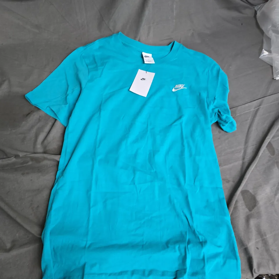 NIKE CORE TEE DUSTY CACTUS MEN'S T-SHIRT – SIZE S