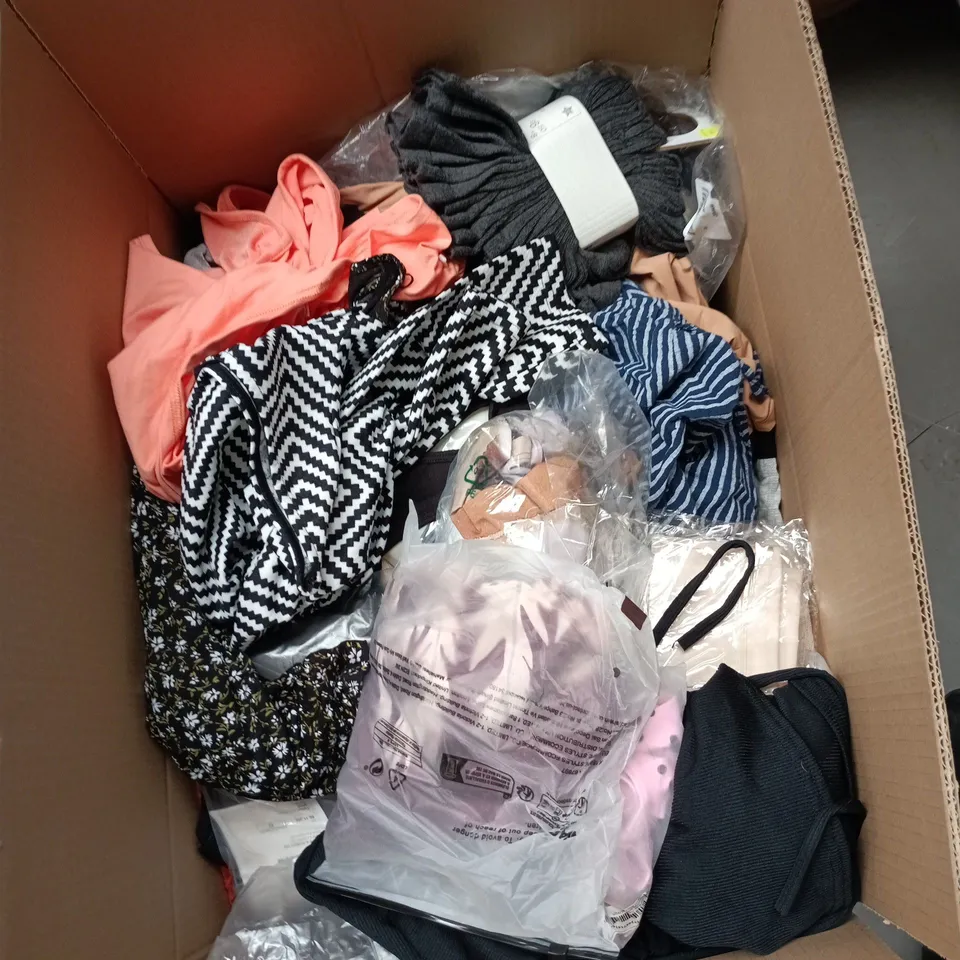 BOX OF APPROXIMATELY 20 ASSORTED CLOTHING ITEMS TO INCLUDE: PRIMARK TOP WITH FRILLS