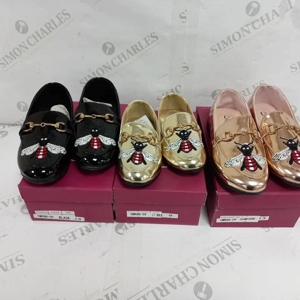 APPROXIMATELY 15 BOXED PAIR OF KELSI KIDS BUTTERFLY EMBROIDERED LOAFERS IN BLACK, CHAMPAGNE, GOLD TO INCLUDE SIZES 9, 11, 13                                                                            