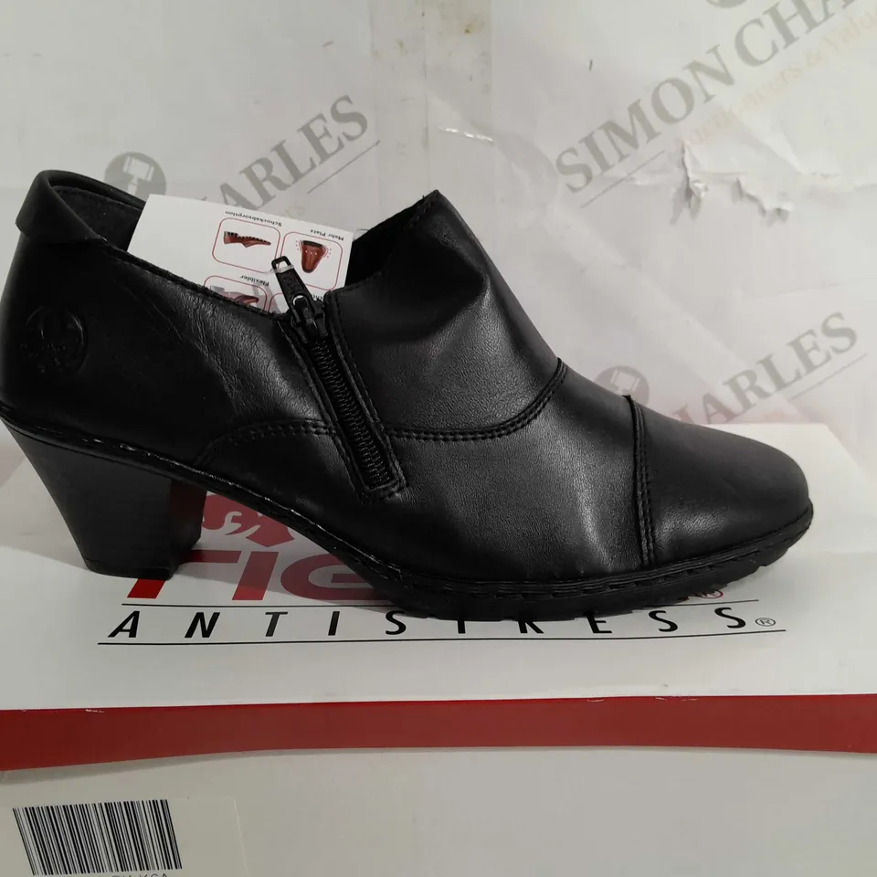 BOXED PAIR OF RIEKER SHOE BOOTS IN BLACK UK SIZE 6.5