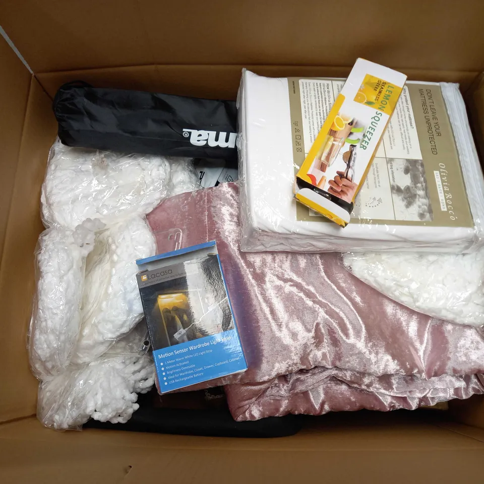 LOT OF APPROXIMATELY 30 ITEMS TO INCLUDE LACASA MOTION SENSOR WARDROBE LIGHT STRIP, STAINLESS STEAL LEMON SQUEEZER, OLIVIA ROCCO ANTI BED BUG MATRESS PROTECTOR, ETC