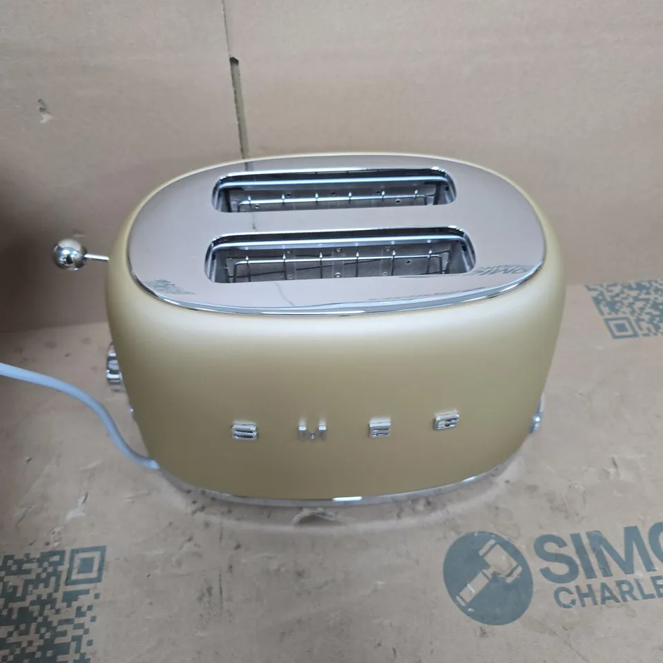 BOXED SMEG 50'S RETRO TSF01CHMUK 2-SLICE TOASTER - MATT CHAMPAGNE