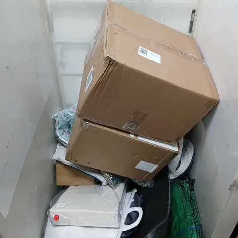 CAGE OF APPROXIMATELY 15 ASSORTED HOUSEHOLD ITEMS TO INCLUDE - POTATO GROWING BAGS, SUPPORT PILLOWS, AND GARDEN LED DECOR ETC. - COLLECTION ONLY