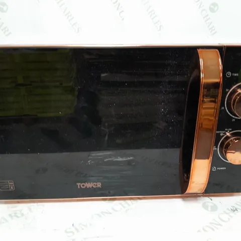 TOWER MICROWAVE IN WHITE/BLACK/ROSE GOLD