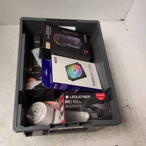 BOX CONTAINING AN MIX OF ASSORTED ELECTRONIC ITEMS INCLUDING MOUSE, FAN FOR PC, GARDEN DIGITAL WATER TIMER ETC.