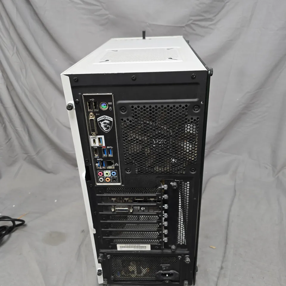 NZXT WHITE MID-TOWER PC CASE WITH GLASS SIDE PANEL