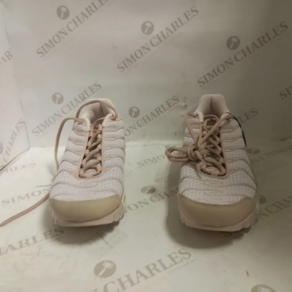 NIKE AIR MAX PLUS PEARL PINK MEANS SIZE 10 