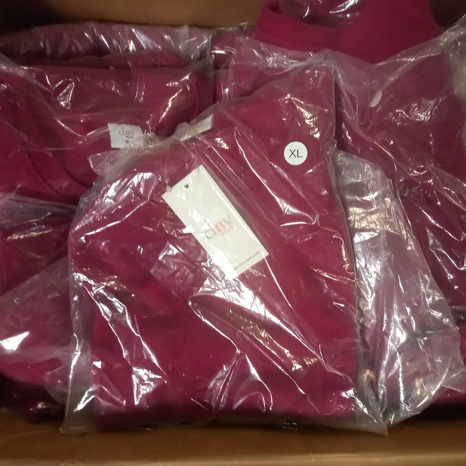 APPROXIMATELY 15 ASSORTED CLOTHING ITEMS TO INCLUDE JUMPERS, HOODIES, ETC