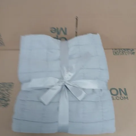 BOX OF APPROX 6 QUILTED WAFFLE BREADSPREAD 