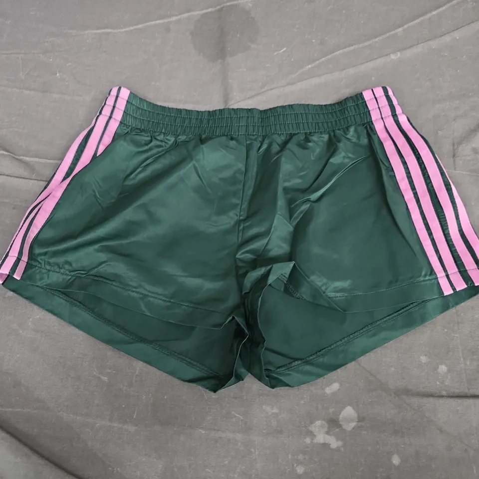 EDIKTED DARK-GREEN SHORTS, SIZE S