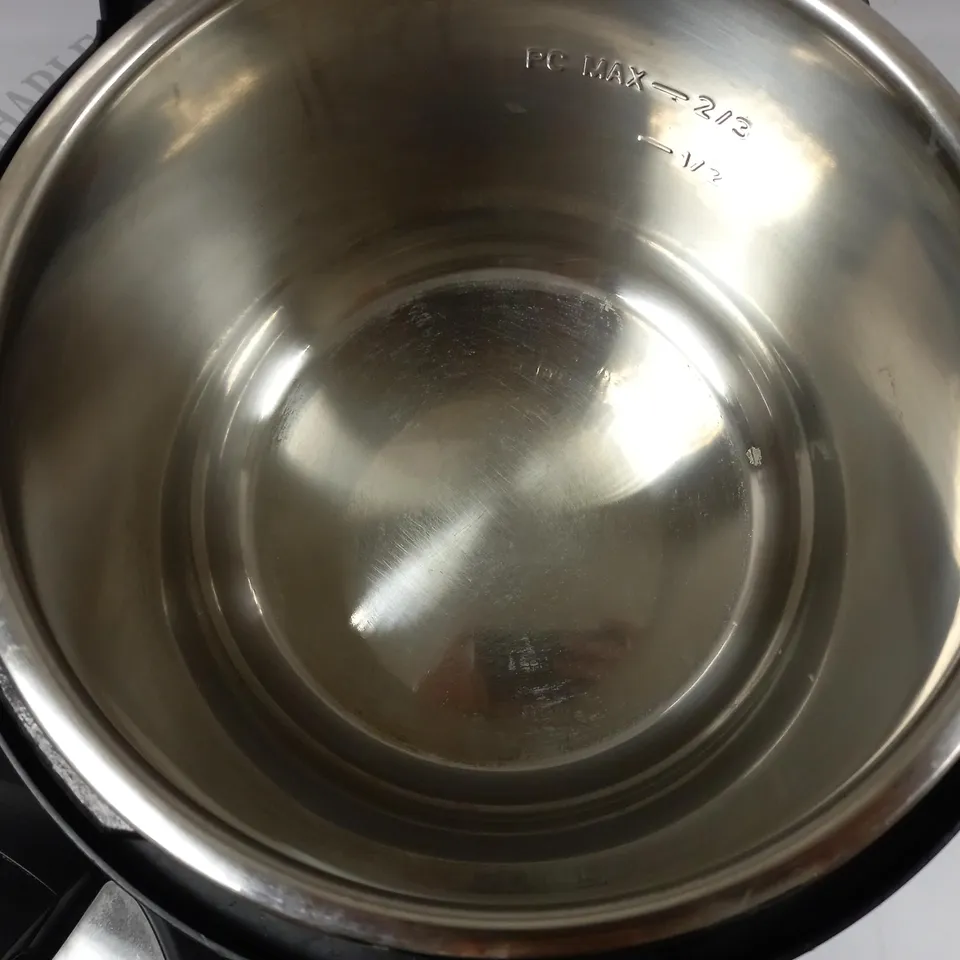 INSTANT POT DUO SMART PRESSURE COOKER