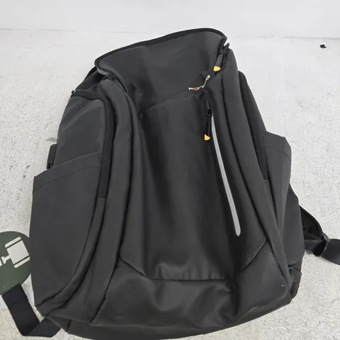 PONHOG BACKPACK IN BLACK