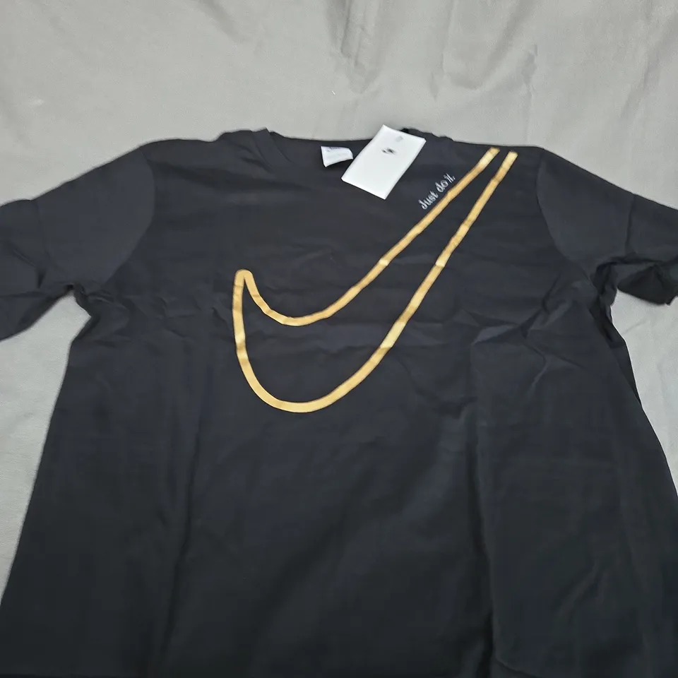 NIKE LOGO GRAPHIC T-SHIRT SIZE L