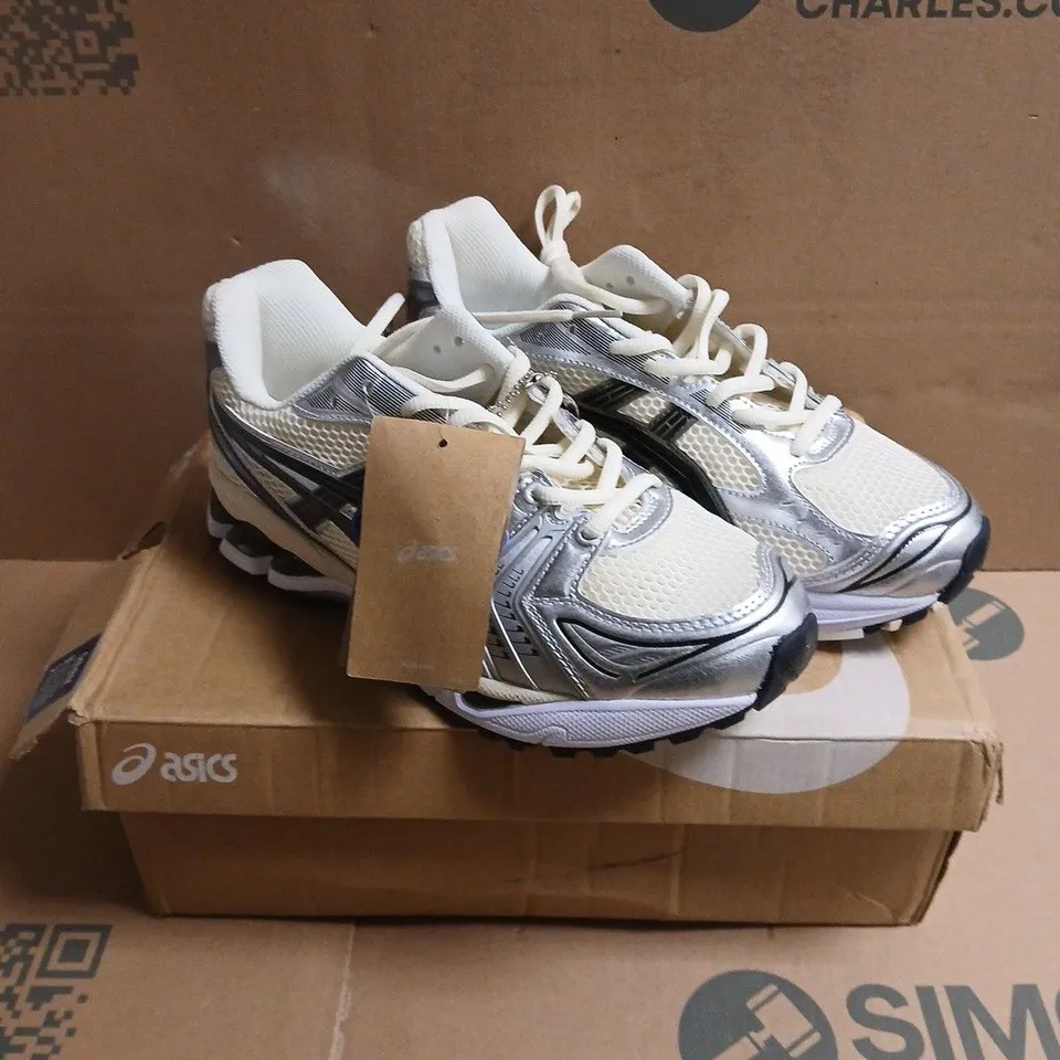BOXED PAIR OF ASICS GEL-KAYANO 14 MEN’S RUNNING SHOES – UK 7