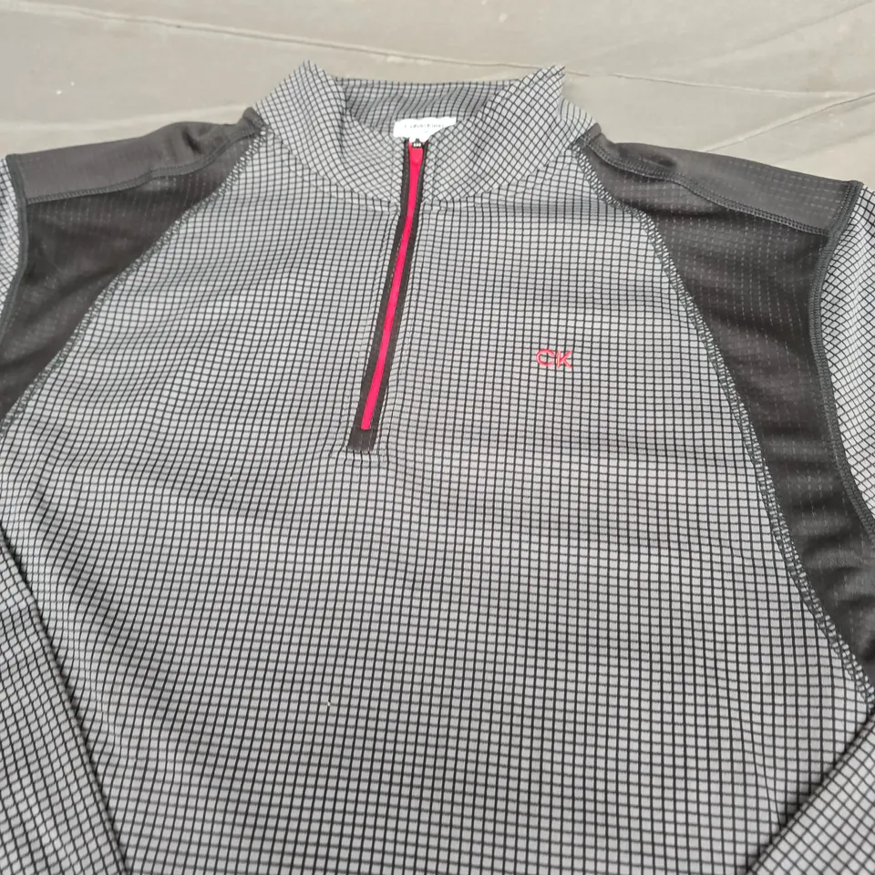 CALVIN KLEIN GOLF 1/4 ZIP TOP - SIZE XL