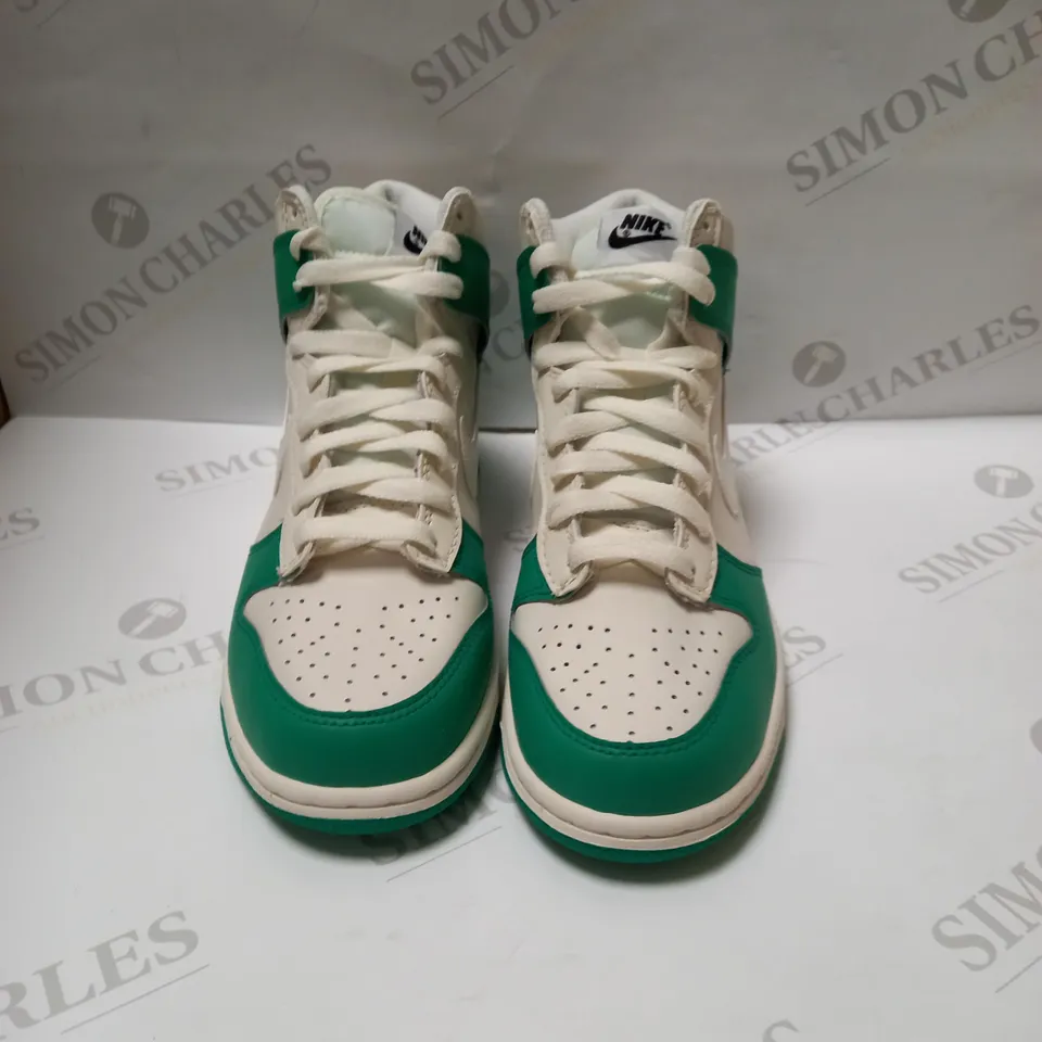 NIKE DUNK HIGH STADIUM GREEN SIZE 6