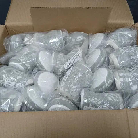 10 BAGGED GREY DUNLOP SLIPPERS - 7