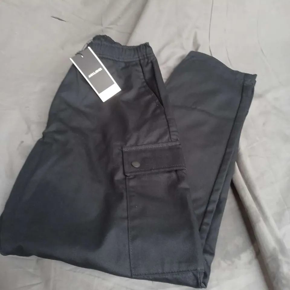 JACK & JONES WIDE FIT CARGO JOGGERS BLACK SIZE M