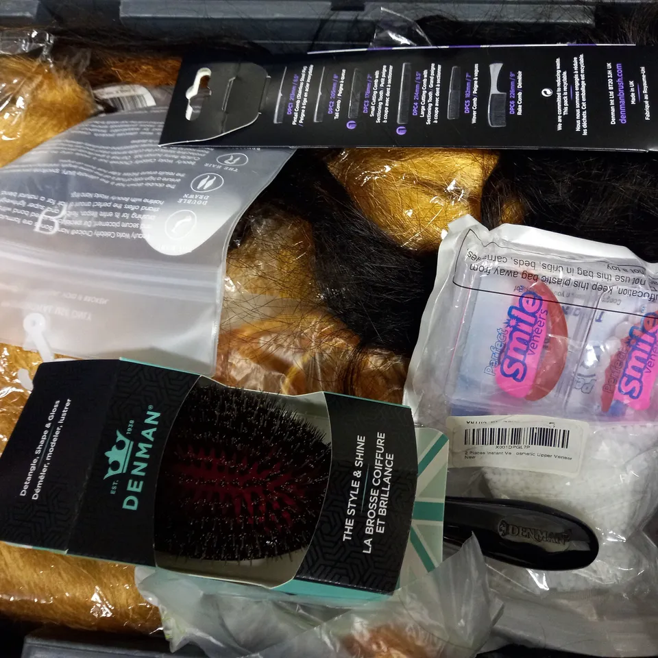 BOX OF APPROX 10 ASSORTED HEALTH AND BEAUTY ITEMS TO INCLUDE - DENMAN COMB - DENMAN THE STYLE OF SHINE HAIR BRUSH - BEAUTY WORKS CELEBRITY CHOICE NANBOND 16INCH RAVEN ECT