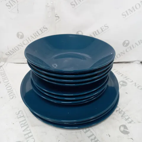 BRAND NEW BOXED CESIRO 12 PIECE PORCELAIN DINNERWARE SET IN SHINY BLEUMARIN TO INCLUDE LARGE PLATES, SMALL PLATES AND BOWLS - COLLECTION ONLY
