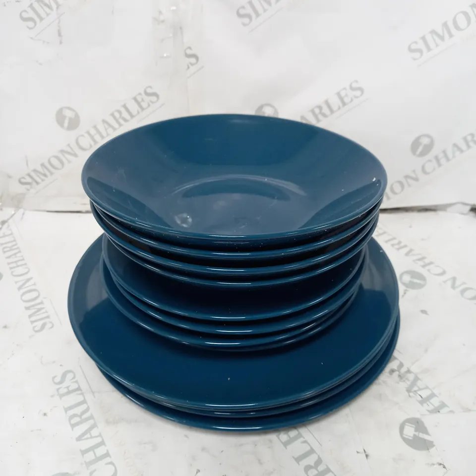 BRAND NEW BOXED CESIRO 12 PIECE PORCELAIN DINNERWARE SET IN SHINY BLEUMARIN TO INCLUDE LARGE PLATES, SMALL PLATES AND BOWLS - COLLECTION ONLY
