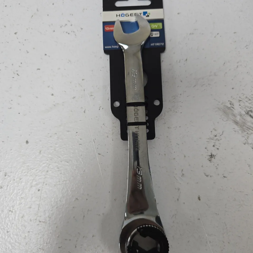 TOTE OF APPROXIMATELY 14 ASSORTED AUTO ITEMS TO INCLUDE: HOGERT 13MM SPANNER