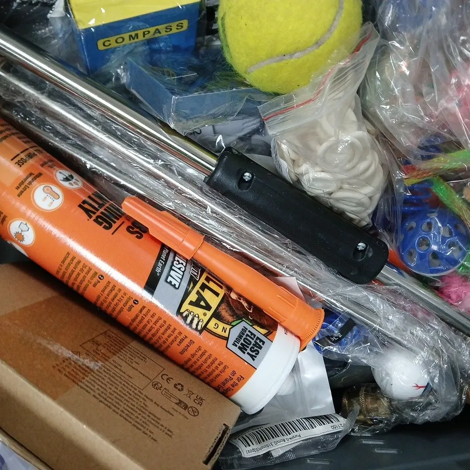 APPROXIMATELY 10 ASSORTED HOUSEHOLD ITEMS TO INCLUDE GORILLA GRAB ADHESIVE, ETC