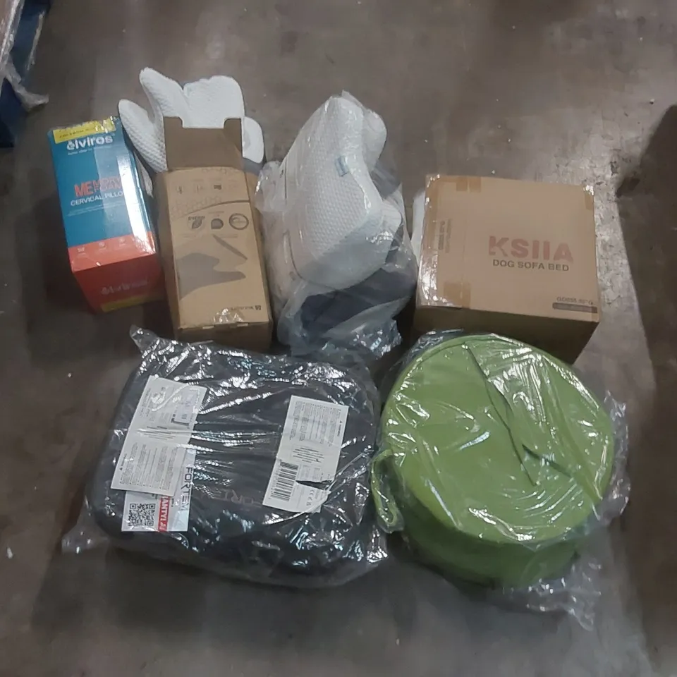 PALLET CONTAINING A VERY LARGE QUANTITY OF ASSORTED PILLOWS AND RELATED BEDDING/COMFORT PRODUCTS ECT