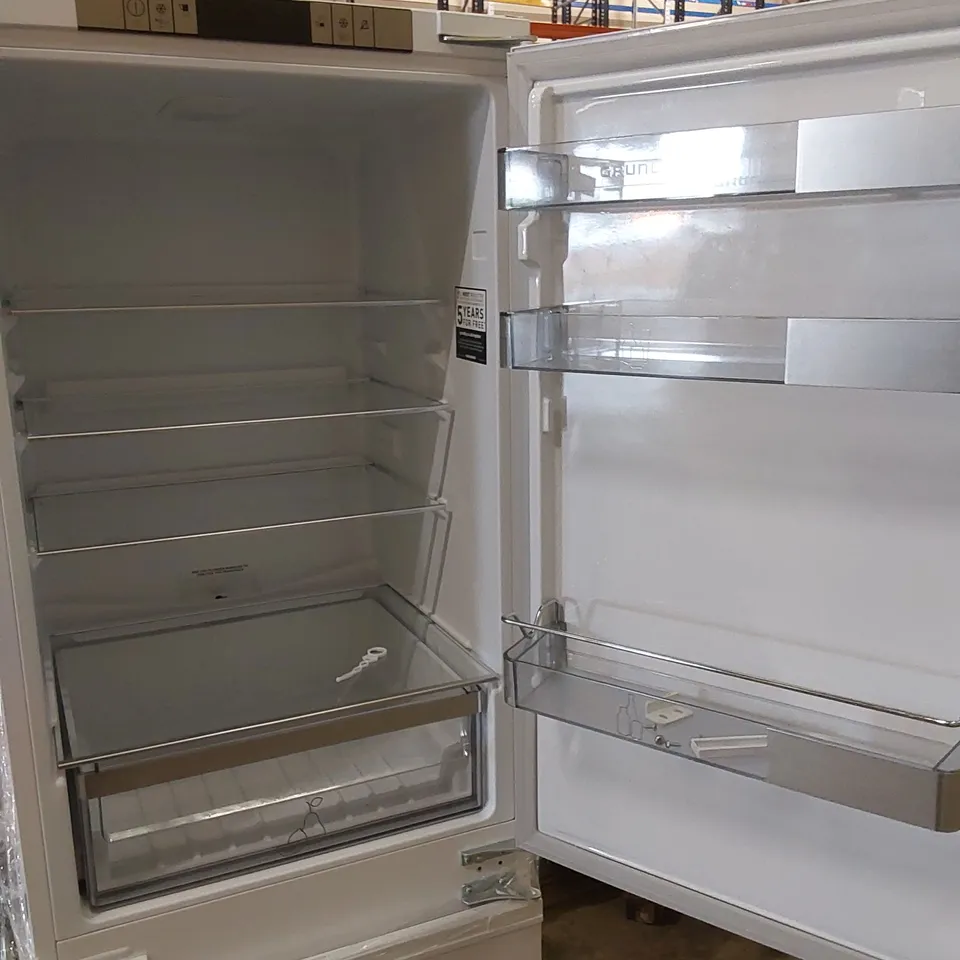 GRUNDIG GKFED445 BUILT-IN INTEGRATED 50/50 FRIDGE FREEZER