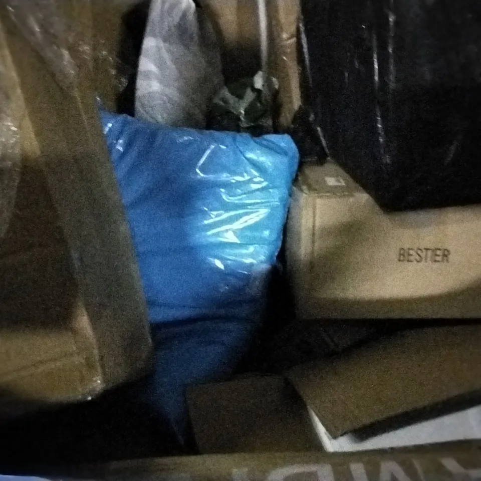 PALLET OF ASSORTED ITEMS INCLUDING ELECTRIC CLOTHES DRYER, DONYER POWER ELECTRICAL CONVECTOR HEATER, LEVEL8 SUITCASE, POP UP TENT, SHOPPING TROLLEY, BESTIER