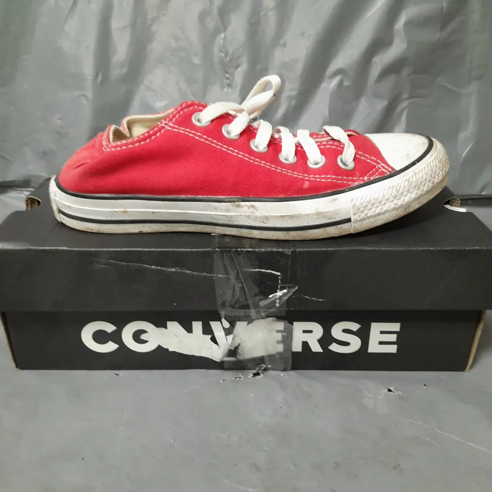 CONVERSE OX TRAINERS - RED SIZE 5