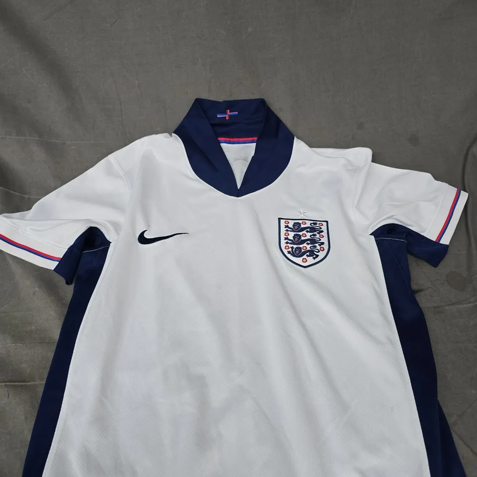 ENGLAND NIKE FOOTBALL JERSEY – WHITE WITH NAVY COLLAR AND SIDES - M