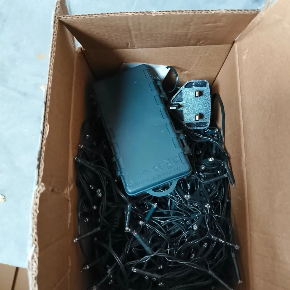 500 SPARKLE CHRISTMAS LIGHTS - WARM WHITE