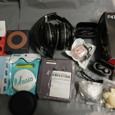 LOT OF APPROXIMATELY 13 ASSORTED AUDIO ITEMS TO INCLUDE BOTH WIRED AND WIRELESS EARPHONES