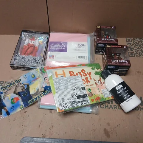 LARGE QUANTITY OF ASSORTED TOYS AND ACCESSORIES TO INCLUDE; CRAFTERS COMPANION BLUE AND PINK ENVELOPES, DEADPOOL BOBBLE HEADS, WHITE FABRIC PAINT