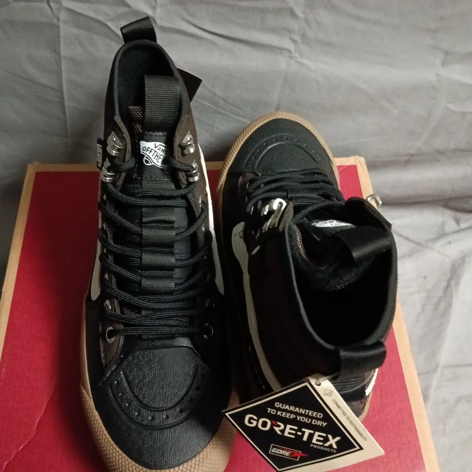 VANS SK8-HI GORE-TEX MTE-3 DEMITASSE/BLACK BOOTS – UK5 (EU38)